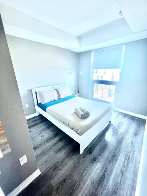 Cozy Condo Near Eatoncentre Mall トロント エクステリア 写真
